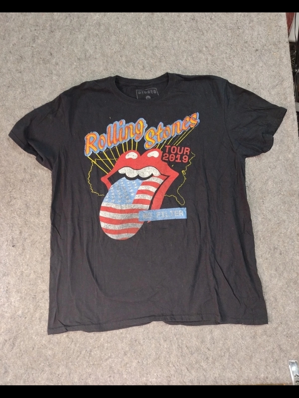 the Rolling Stones Black Tour 2019 USA Flag Tongue Graphic Tee Large